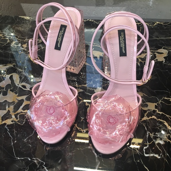 Meet your Posher, Martina - Picture 1 of 14